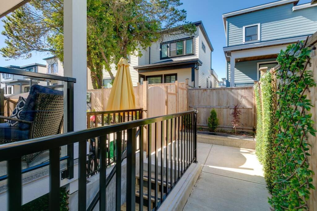 Guest Suite In South Surrey Exterior photo